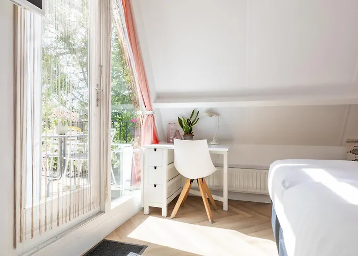 Achter De Bed & Breakfast 4*