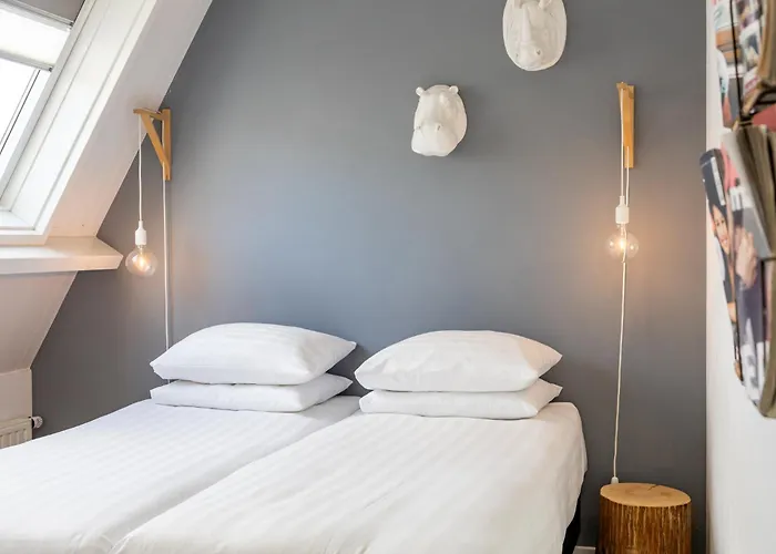 Couette-café Achter De 4*